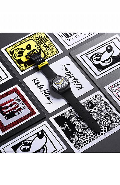 SWATCH Mickey Blanc Sur Noir Black Rubber Strap SUOZ337