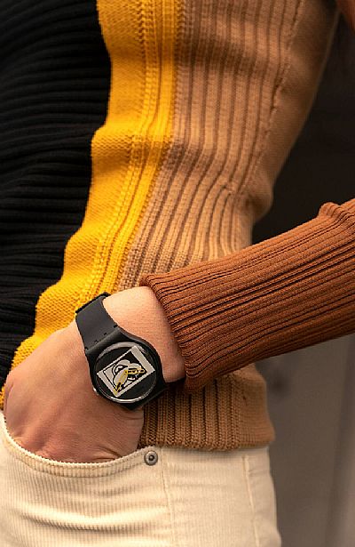 SWATCH Mickey Blanc Sur Noir Black Rubber Strap SUOZ337